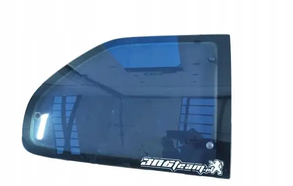 Volkswagen Multivan T4 Side middle window/glass 8570X0