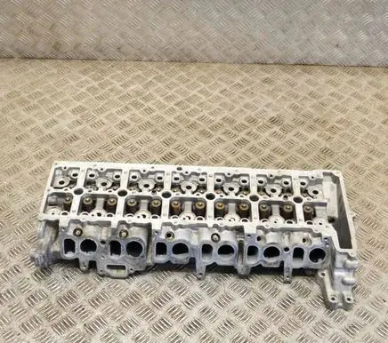 BMW 5 F10 F11 Engine head 8507561