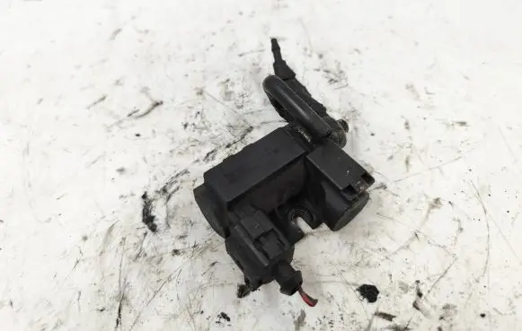 Audi A4 S4 B7 8E 8H Turbo solenoid valve 8E0906627C 05T228 72290313