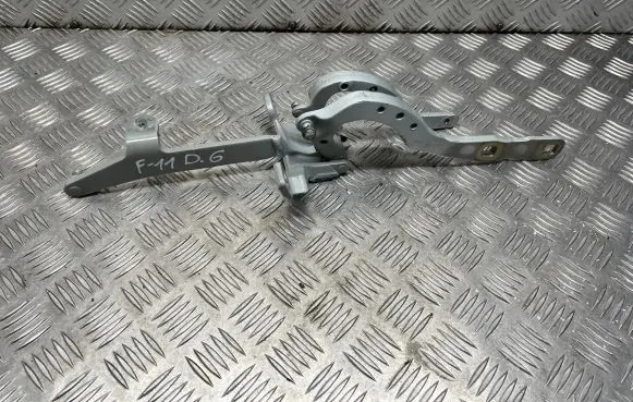 Tailgate/trunk/boot hinge