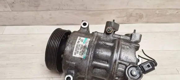 Volkswagen PASSAT B6 Air conditioning (A/C) compressor (pump) 5N0820803