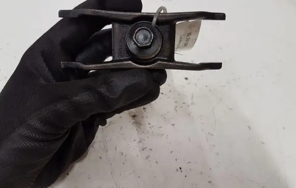 Mazda 6 Fuel Injector clamp holder