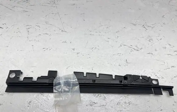 Audi RS5 Intercooler air guide/duct channel 8W0121299