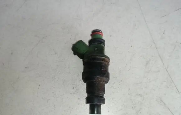 Mazda 323 F Fuel injector INP484