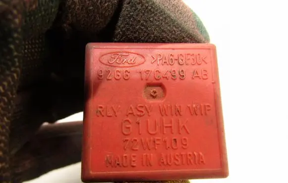 Ford Mondeo Mk III Window wiper relay 92GG17C499AB