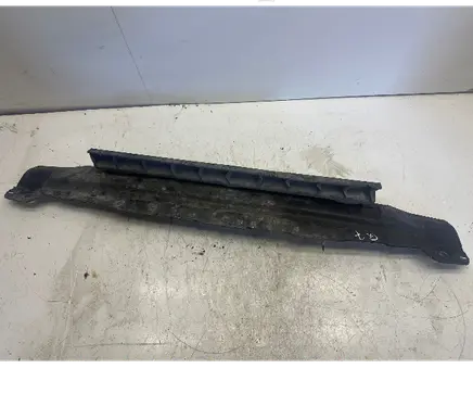 Audi Q7 4L Radiator support slam panel bracket 7L8825195A