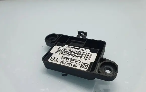 Opel Zafira A Airbag deployment crash/impact sensor 09133263 5WK42856 150102111