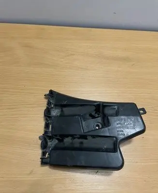 Volvo V60 Front bumper mounting bracket 30796625
