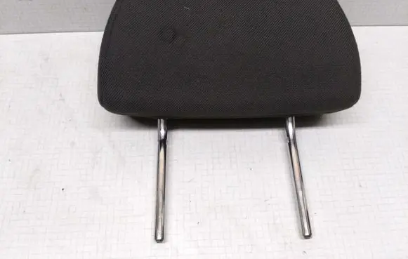 Opel Astra H Front seat headrest 