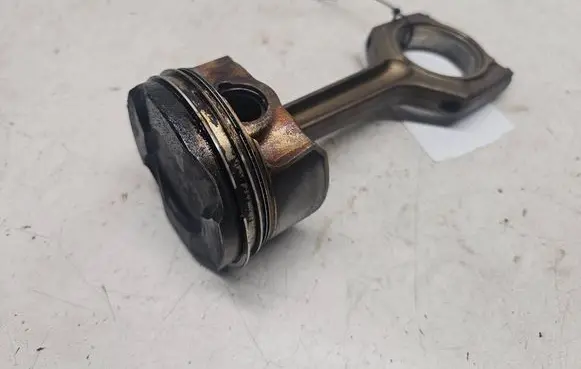 BMW 5 GT F07 Piston with connecting rod 7624409