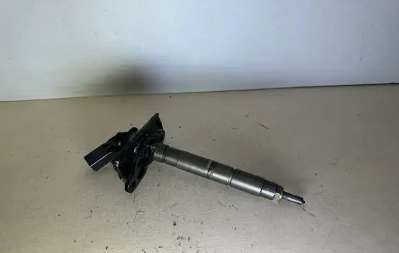 Audi A6 S6 C6 4F Fuel injector 059130277AJ 0445115054