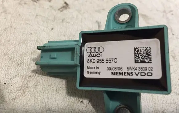 Audi A4 S4 B8 8K Airbag deployment crash/impact sensor 8K0955557C