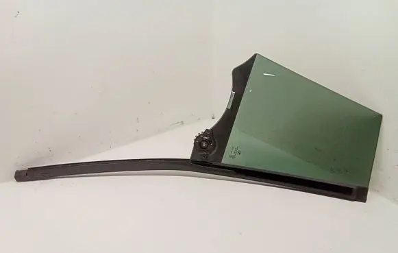 Rear vent window glass