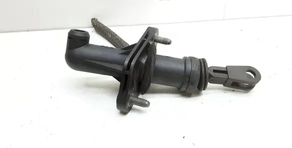 Opel Omega B2 Clutch master cylinder 90465488