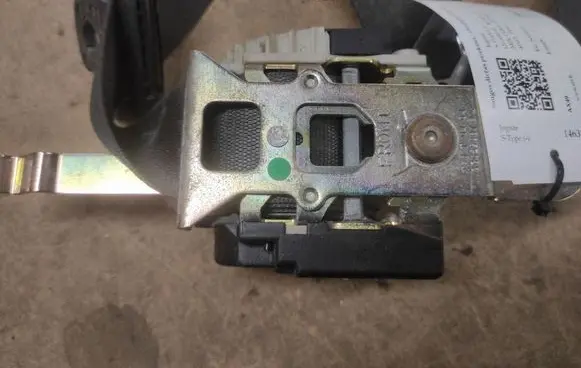 Jaguar S-Type Front seatbelt 2R83G611B09 33048267