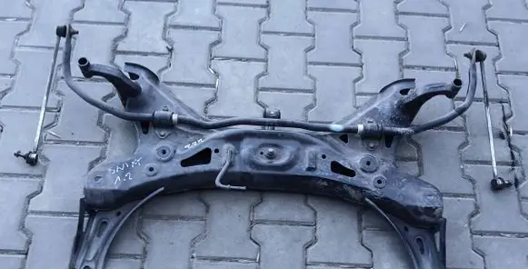 Suzuki Swift III Front axle beam 