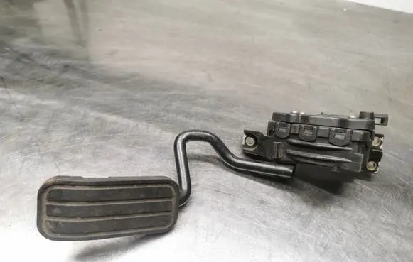 Ford Galaxy Accelerator throttle pedal 7M4721603B