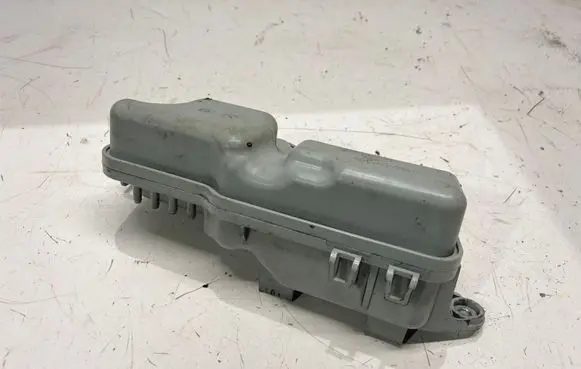 Volvo V40 Vacuum air tank 31339809