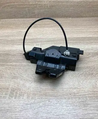 BMW 3 E46 Tailgate/trunk/boot lock/catch/latch 8196401