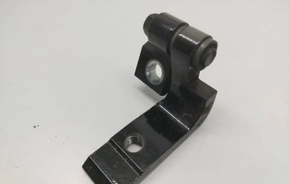 BMW i4 Rear door lower hinge