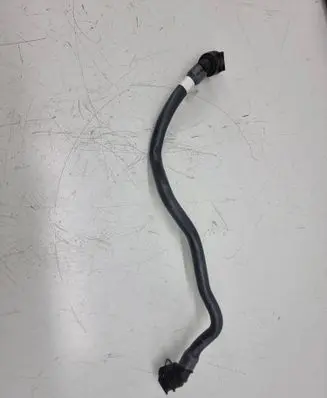 Coolant pipe/hose