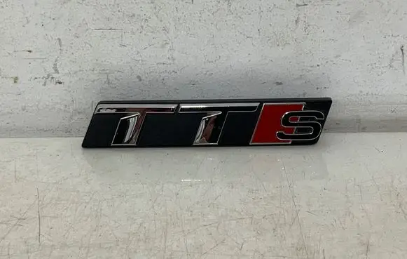 Manufacturer badge logo/emblem