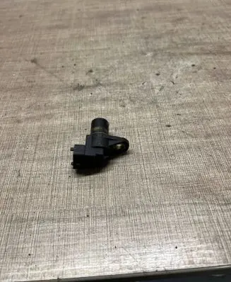 Mercedes-Benz E W211 Camshaft speed sensor A0031539728 470304