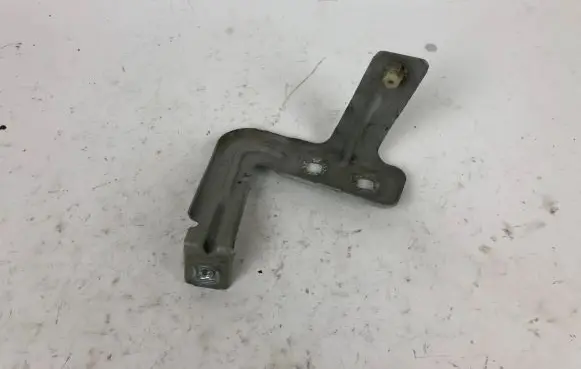 Maserati Levante Fender mounting bracket