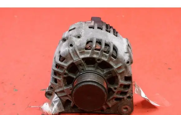 Volkswagen Golf IV Generator/alternator 038903023S