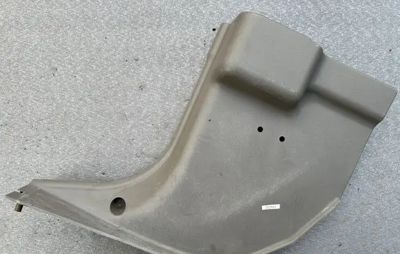 Nissan Patrol Y61 Other sill/pillar trim element 66901VB000