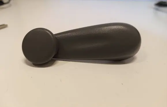Peugeot 107 Rear door window winding handle 7961374