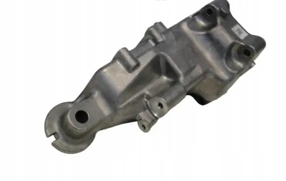 Mercedes-Benz Vito Viano W447 Engine mounting bracket A6512235804