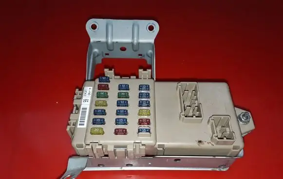 Subaru Outback Fuse module 112043