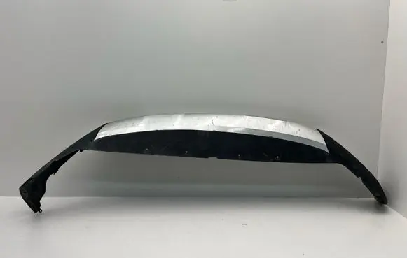 Front bumper lip