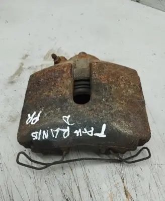 Volkswagen Touran I Front brake caliper 