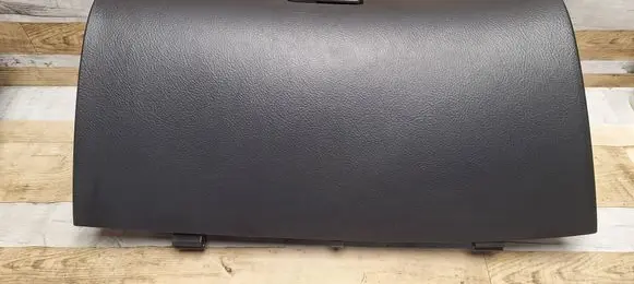 Toyota Avensis T250 Glove box 5555005070 33126M 33126