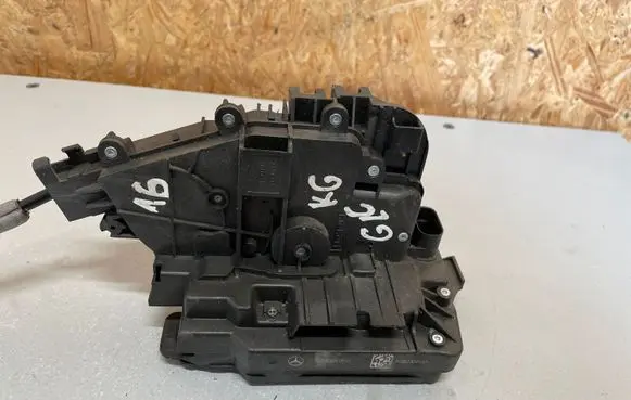 Mercedes-Benz GLC X253 C253 Rear door lock A2220064099 A0997304100