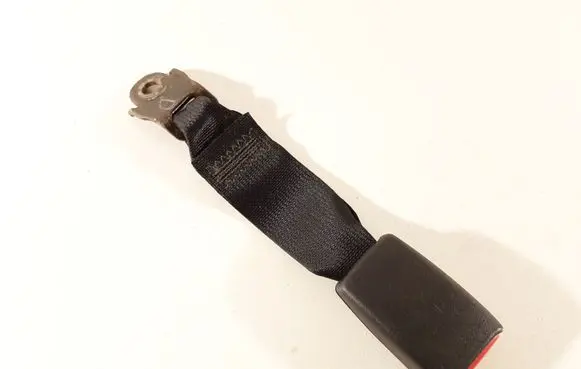 Toyota Corolla E120 E130 Rear seatbelt buckle 040708D1X