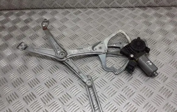 Mercedes-Benz E W210 Front door window regulator with motor 0130821709