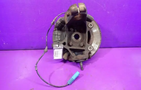 Mini One - Cooper R50 - 53 Front wheel hub spindle knuckle