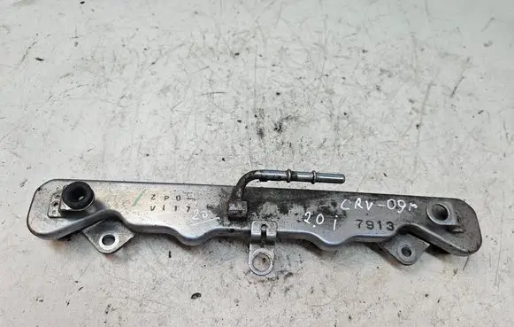 Honda CR-V Fuel main line pipe