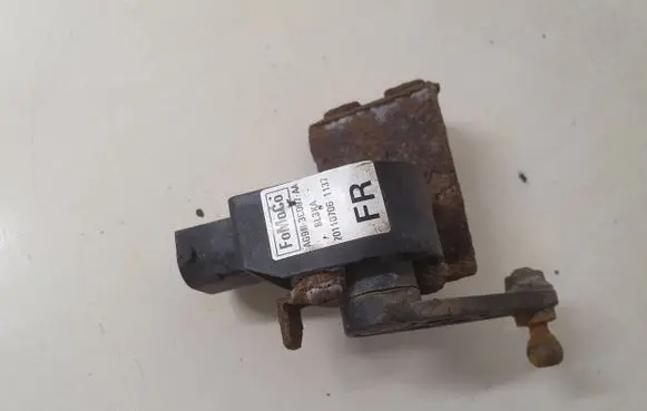 Volvo V70 Headlight/headlamp level sensor AG9N3C097AA