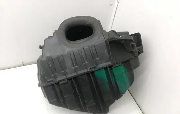 Renault Megane III Air filter box 8200947663 8200820922