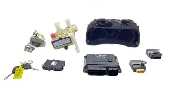 Toyota Avensis T270 Engine ECU kit and lock set 8966105D30 1ADFTV 8969005040