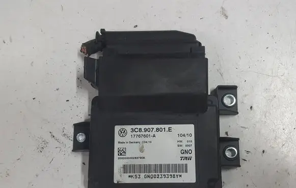 Volkswagen PASSAT CC Hand brake control module 3C8907801E