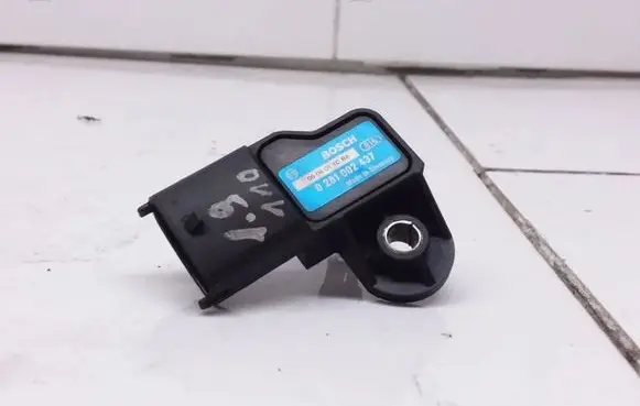 Opel Vectra C Air pressure sensor 0281002437 0604011CR8