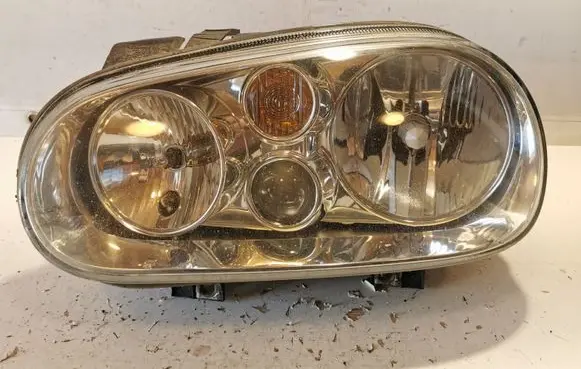 Volkswagen Golf IV Headlight/headlamp 086749