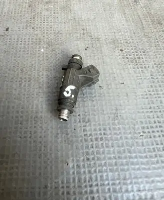 Audi A8 S8 D2 4D Fuel injector 077133551M 0280155921