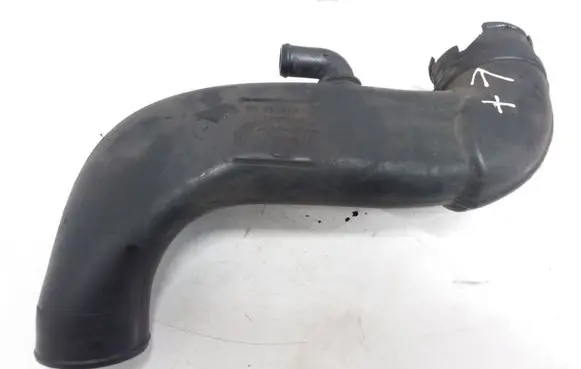 Opel Zafira B Intercooler hose/pipe 55561910