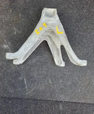 BMW X5 G05 Engine mounting bracket 6861551